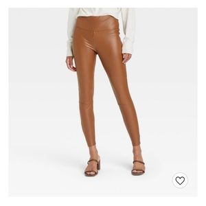 Faux leather pants / leggings
